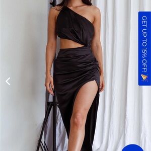 Selfie Leslie Alessa One-Shoulder Midi Dress